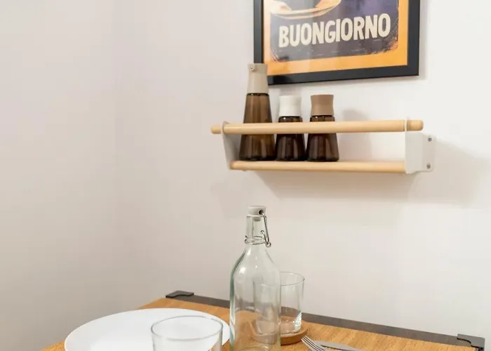 Little Gem - Cozy In Center *