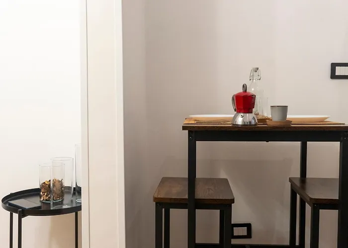 Little Gem - Cozy In Center Apartment *